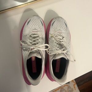 Hoka Kawanas 2 size 8.5 women’s